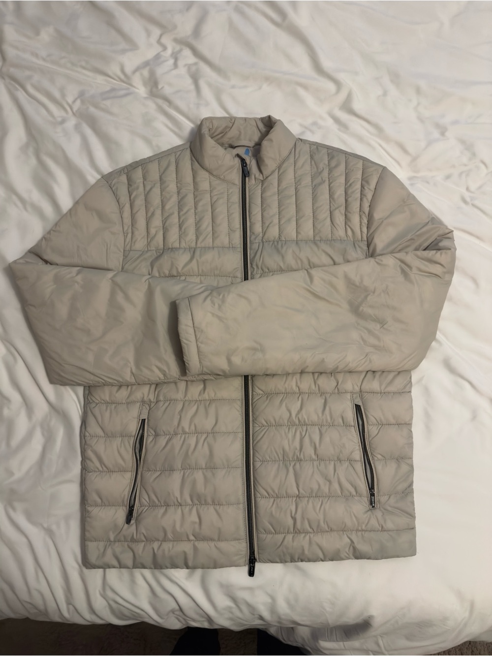 Johnnie-o Featherweight Puffer Jacket. Size Small. Great Condition. Full Zip.